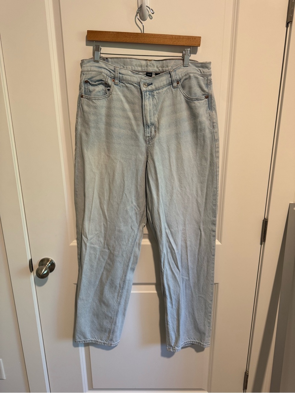 American Eagle Outfitters Pale Blue Straight-Leg Jeans